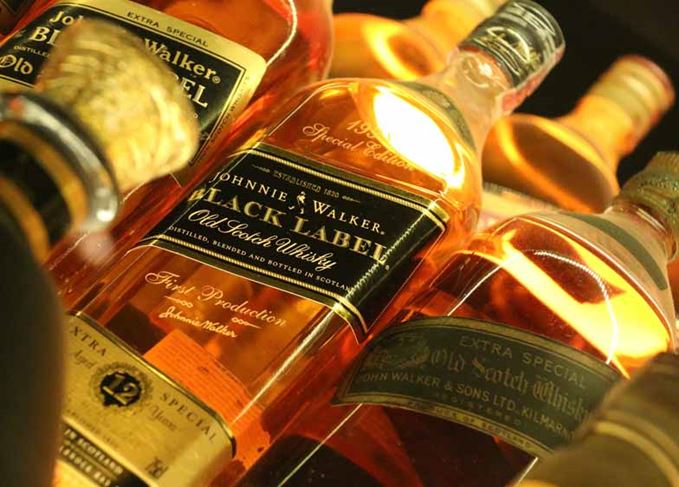 Pop quiz: How do you spell whisky? Whisky or whiskey spelling